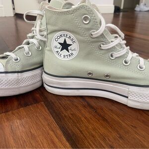 Green high top platform converse size 6.5